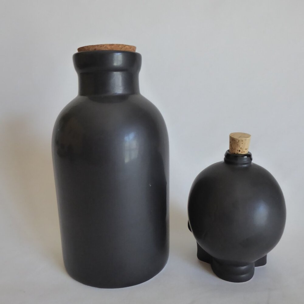 NEW GOTHIC HALLOWEEN BLACK SKULL CERAMIC LIDDED COOKIE JAR & CANISTERS SET - Picture 11 of 14